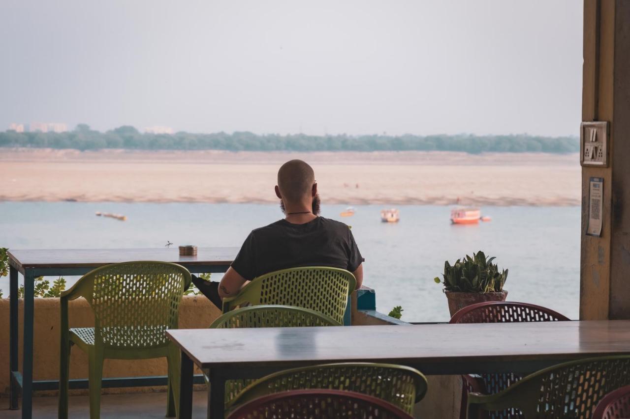 Vishnu Rest House Varanasi Exteriör bild
